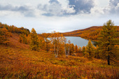 秋季的阿尔山天池图片素材