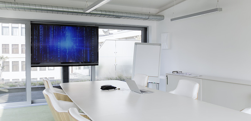電視屏幕在現代會議室圖片素材
