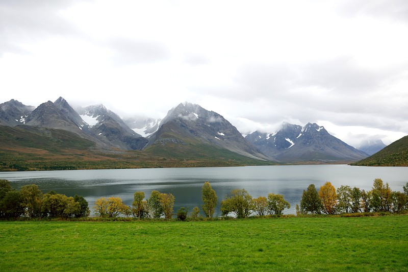 Lyngsfjellan山脈攝影圖片