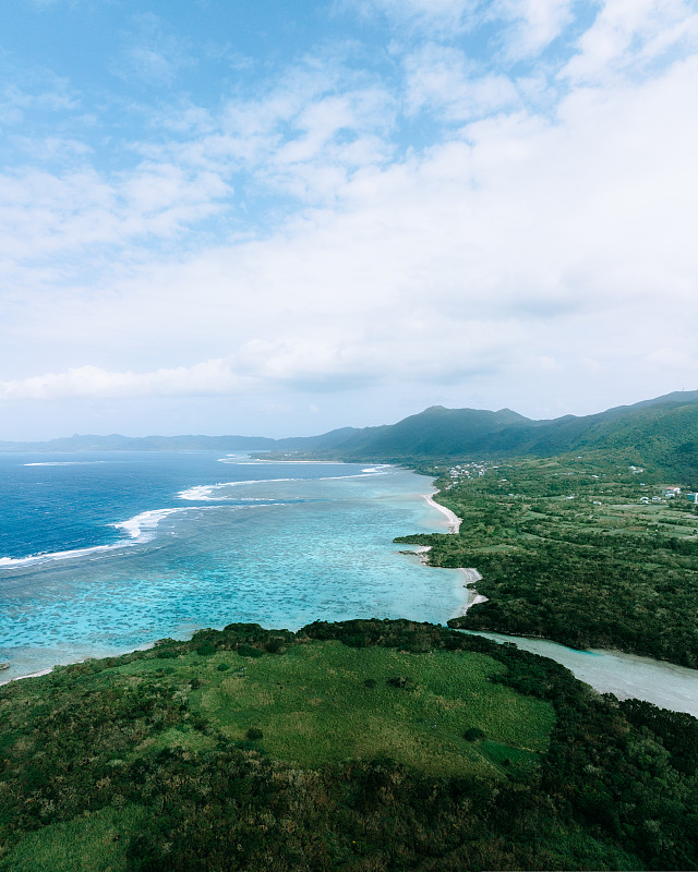 熱帶島嶼和珊瑚礁的鳥瞰圖，石垣，沖繩，日本攝影圖片