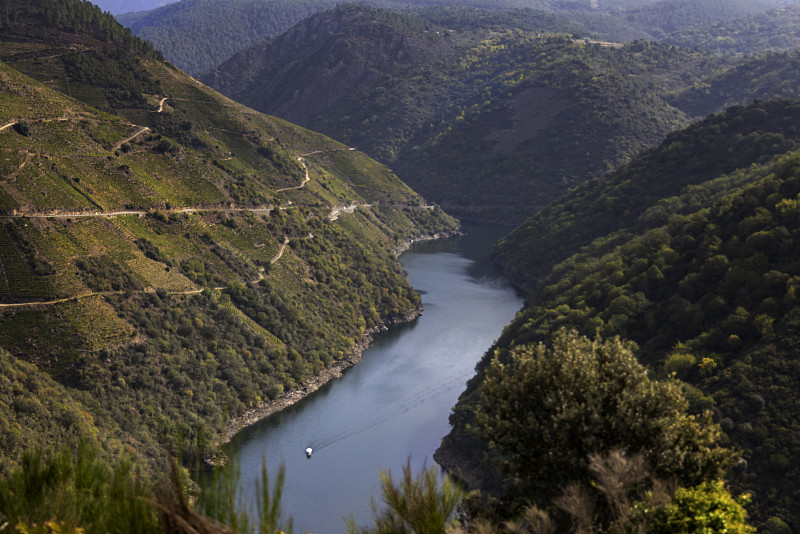 西里峽谷的景色，西班牙加利西亞Ribeira Sacra的鳥瞰圖。攝影圖片