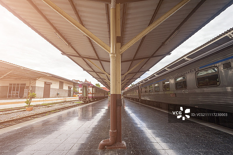 泰国清迈火车站站台图片素材