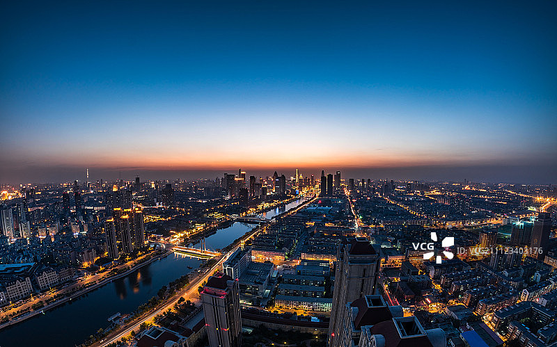 航拍天津城市天际线全景图片素材