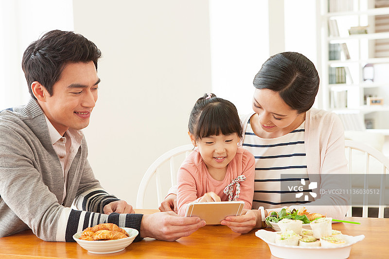 家庭照片和健康食物沙拉图片素材