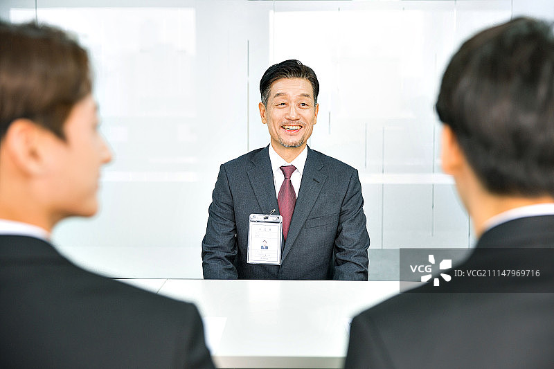 韩语，男性，面试，西装，谈话，办公室(工作场所)，自信图片素材