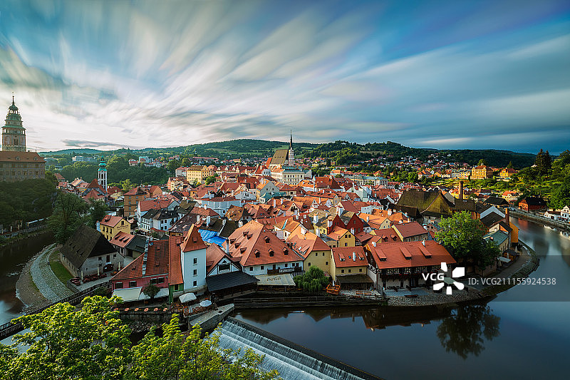 捷克CK克鲁鲁洛夫小镇俯瞰全景日出图片素材