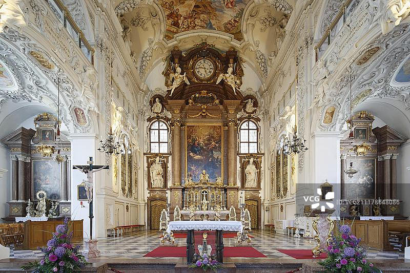 欧洲，德国，巴伐利亚，上巴伐利亚，本尼迪克特贝乌恩修道院，圣本尼迪克教堂的主祭坛图片素材