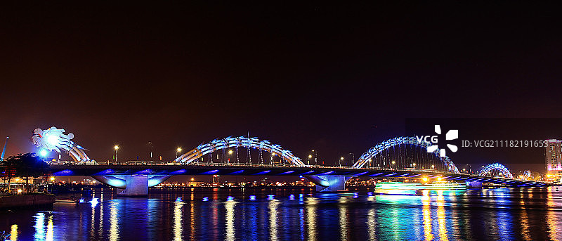 龙桥之夜图片素材