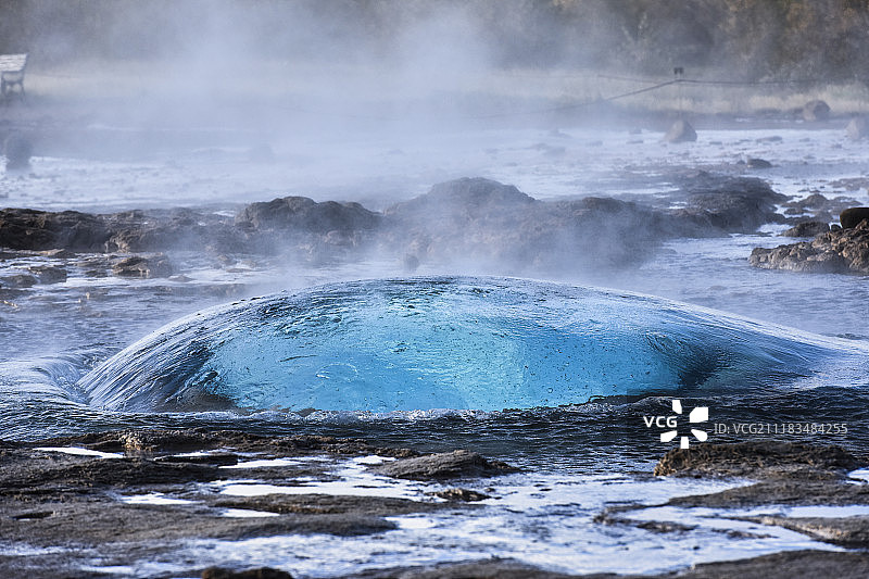 冰岛盖歇尔间歇泉图片素材