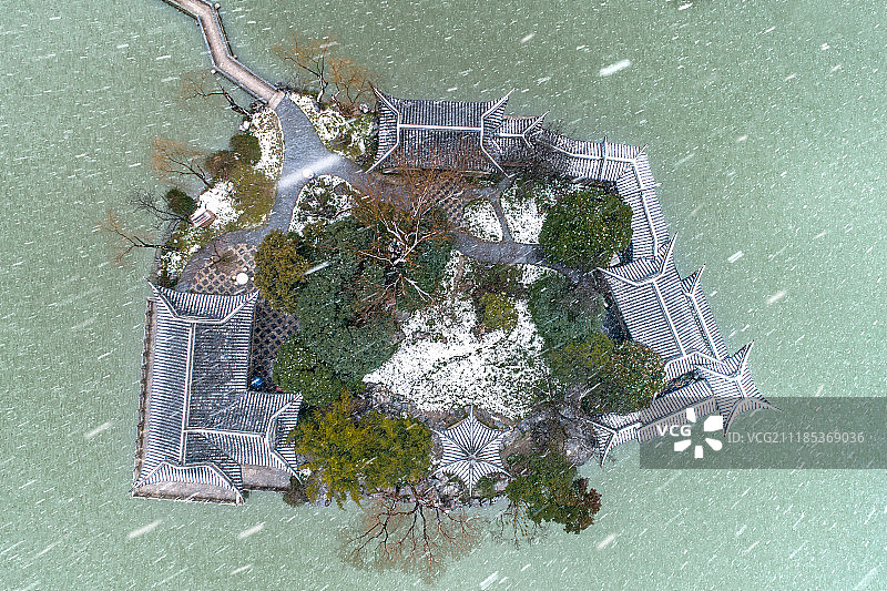 航拍 扬州 瘦西湖 凫庄 冬雪图片素材
