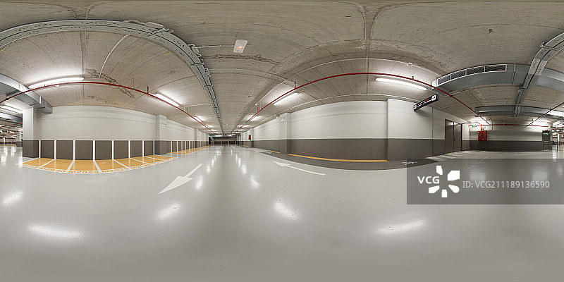 360掳 HDRI showing an indoor car park with clean painted floor in Barcelona, Spain图片素材