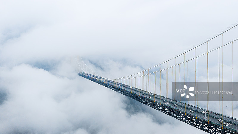 高速路桥穿云图片素材