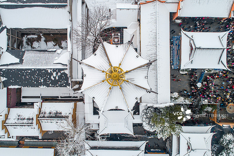 航拍 南京 大雪后的鸡鸣寺 药师佛塔图片素材