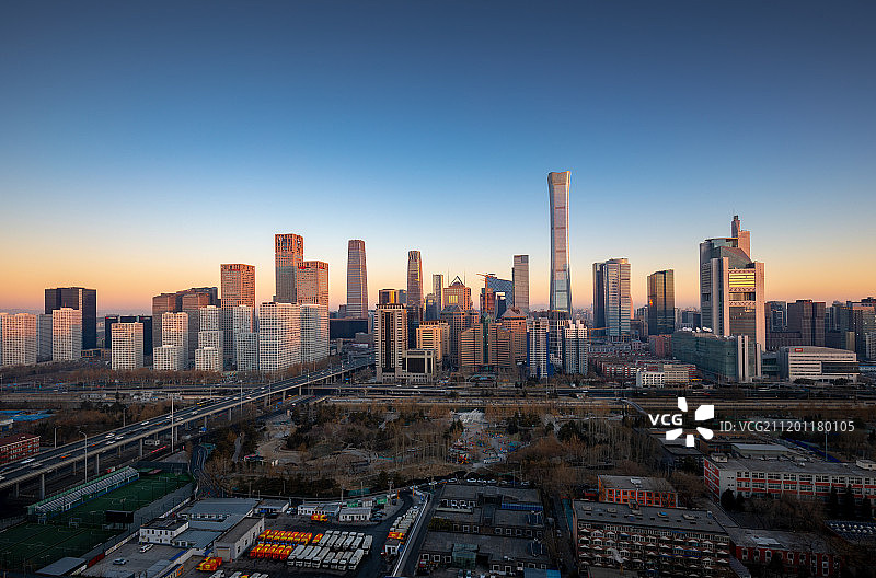 日出的北京CBD图片素材