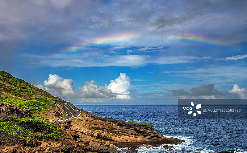 彩虹与海边公路-夏威夷图片素材