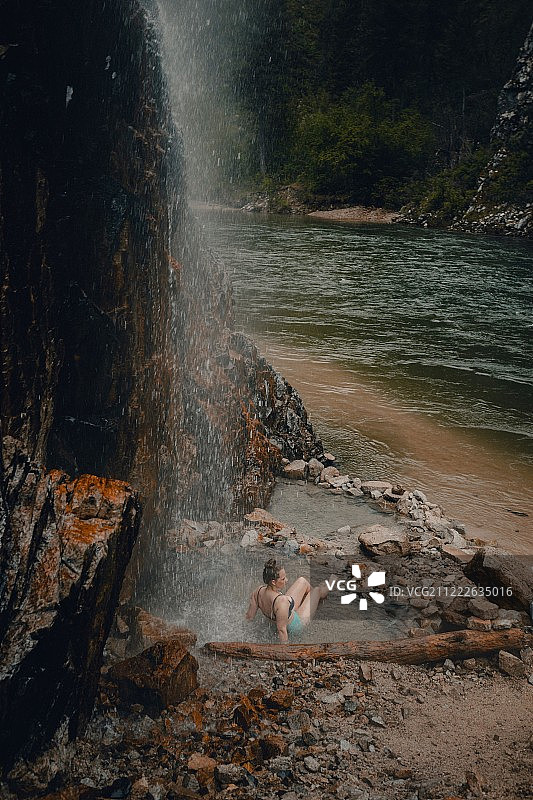 瀑布温泉图片素材