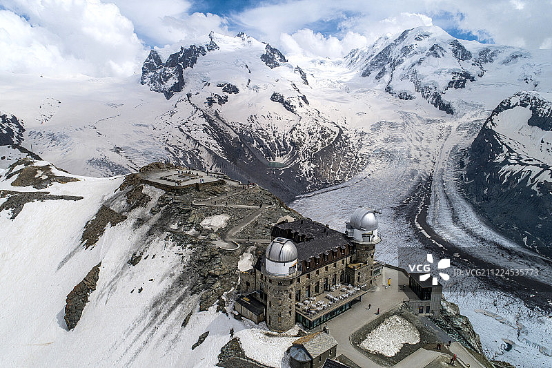 瑞士  阿尔卑斯山脉 马特洪峰 戈尔纳格拉特 山顶酒店 航拍图片素材