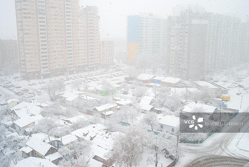 基辅居民区下雪图片素材