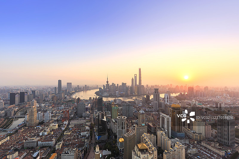 日出时分上海城市天际线及城市风光图片素材