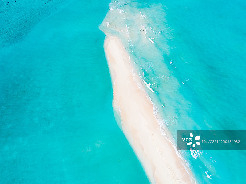 印度洋马尔代夫海域沙洲小岛航拍视角图片素材
