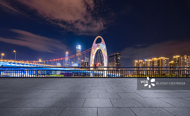 地板平面汽车广告背景素材图广州塔德桥现代城市建筑商务高楼图片素材
