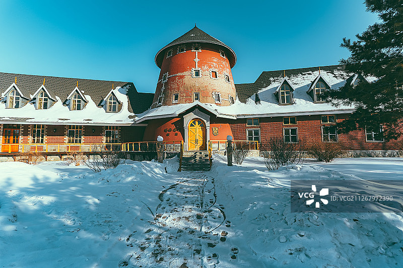 冬季中哈尔滨伏尔加庄园城堡酒店之晨图片素材