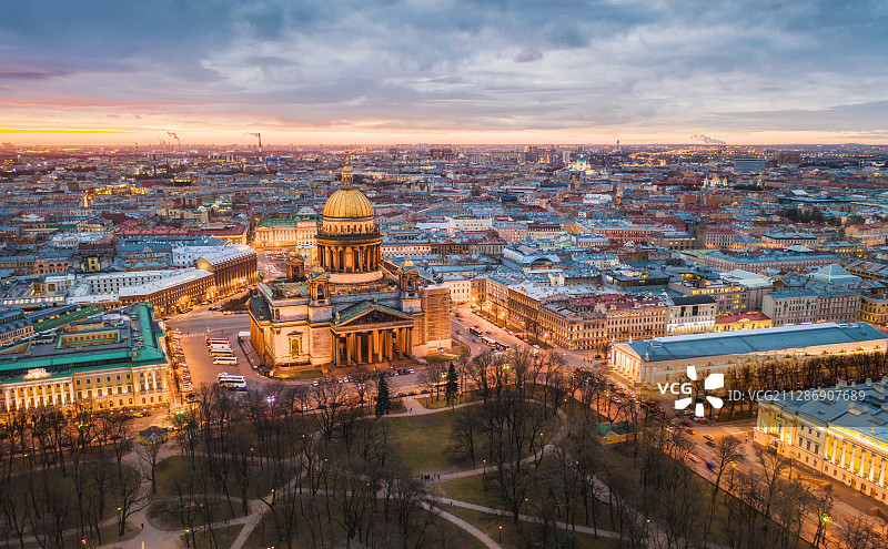 俄罗斯圣彼得堡圣伊萨基耶夫大教堂晨曦图片素材