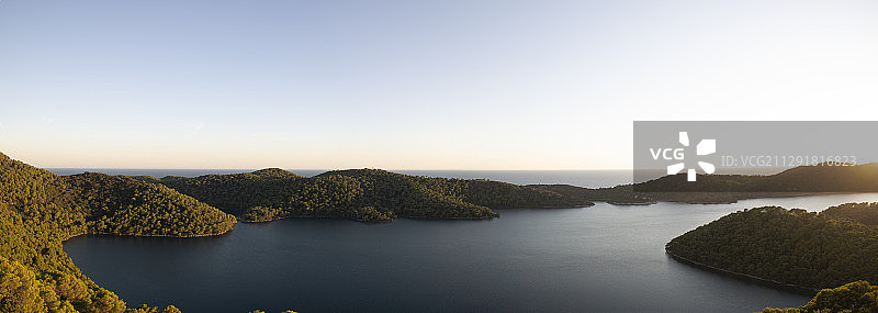 克罗地亚布拉托湖的全景图片素材