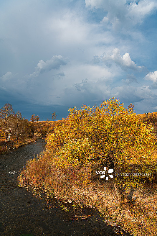 中国内蒙古自治区呼伦贝尔阿尔山蘑阿公路风光图片素材