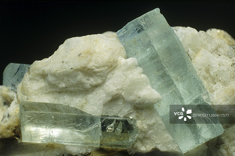 矿物绿柱石，多种海蓝宝石图片素材