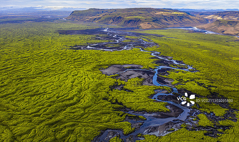 冰岛苔原蛇曲图片素材