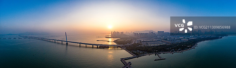 航拍视角下的深圳湾口岸与深圳湾公路大桥图片素材