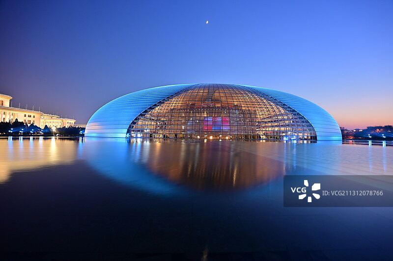 北京国家大剧院炫丽夜景图片素材