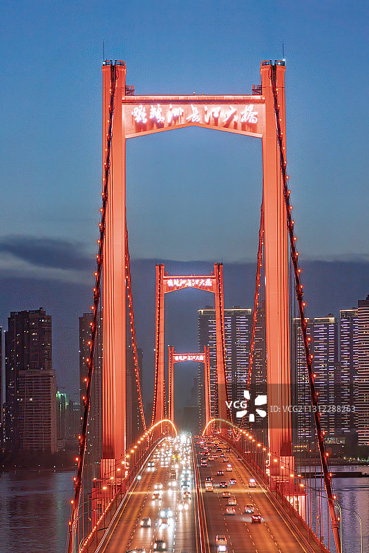 武汉市鹦鹉洲长江大桥灯光夜景图片素材