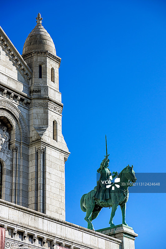 巴黎圣心大教堂的雕塑-圣女贞德图片素材