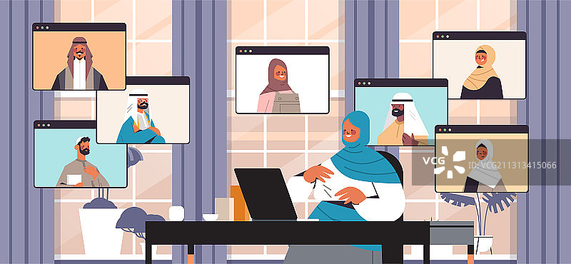 阿拉伯女商人与同事聊天图片素材