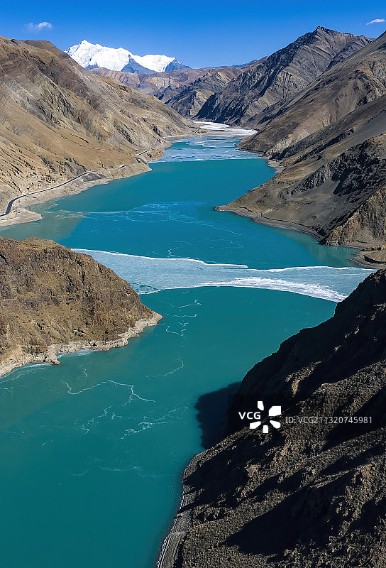 西藏冰湖图片素材