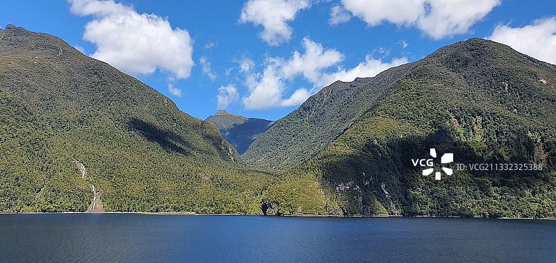 湖和山脉的全景天空，南部，新西兰图片素材