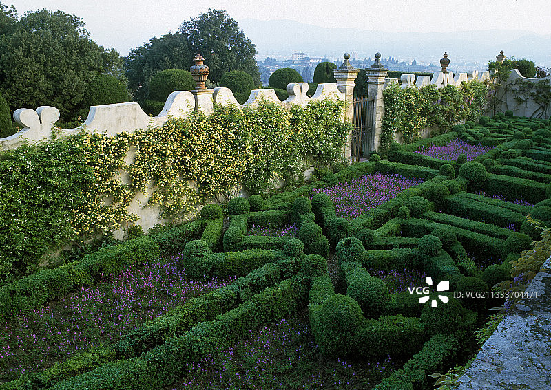 意大利卡波尼别墅的秘密花园图片素材