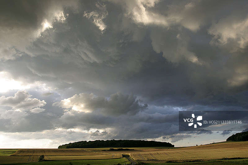 法国洛林地区暴风雨的天空图片素材