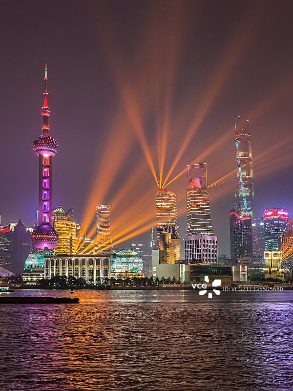 上海陆家嘴城市灯光秀表演图片素材