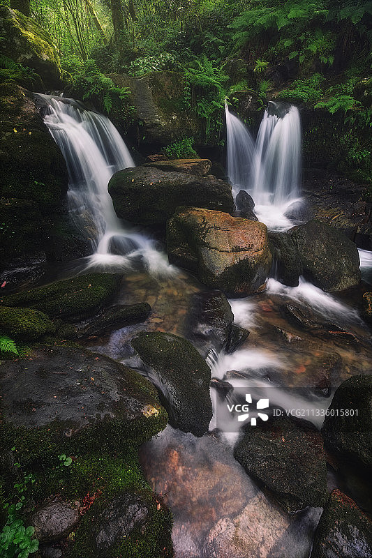森林瀑布，Fragas do Eume，西班牙图片素材