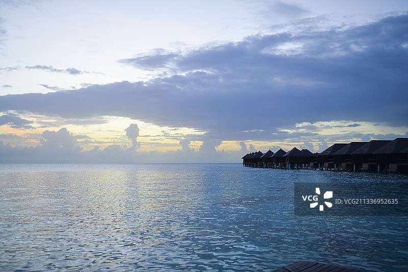 马尔代夫的太阳下山日落图片素材