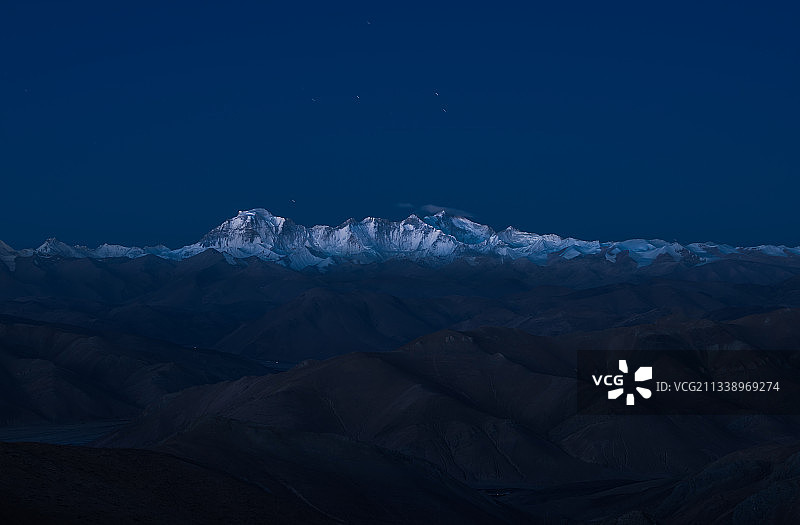月光下的卓奥友峰（加乌拉山口拍摄）图片素材