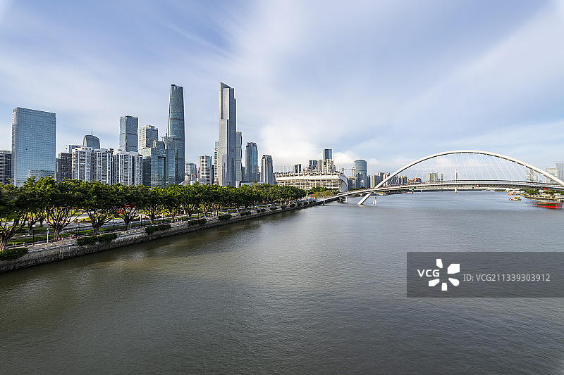 广州珠江新城CBD和海心桥图片素材
