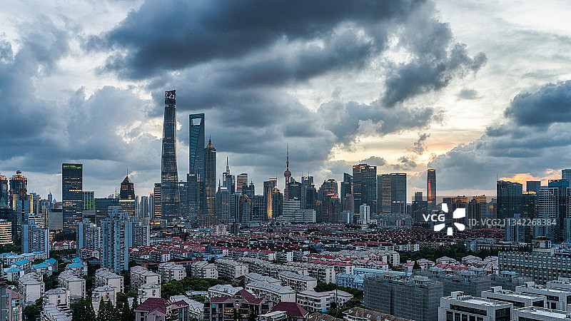 上海陆家嘴城市天际线图片素材