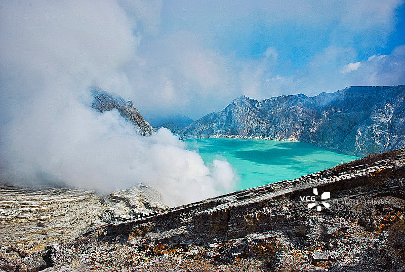 印度尼西亚爪哇岛东方伊真火山口的风景图片素材