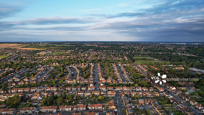 英国，卢顿，英国，城市景观对天空的高角度视图图片素材