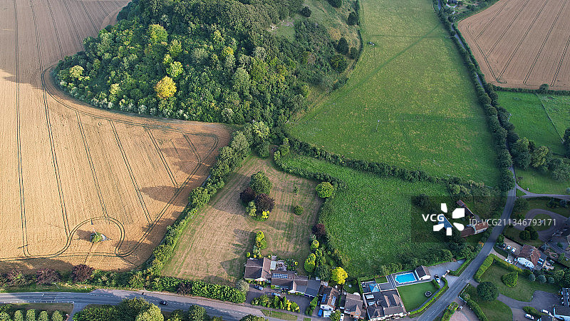 英国Sharpenhoe农田的高角度视图图片素材