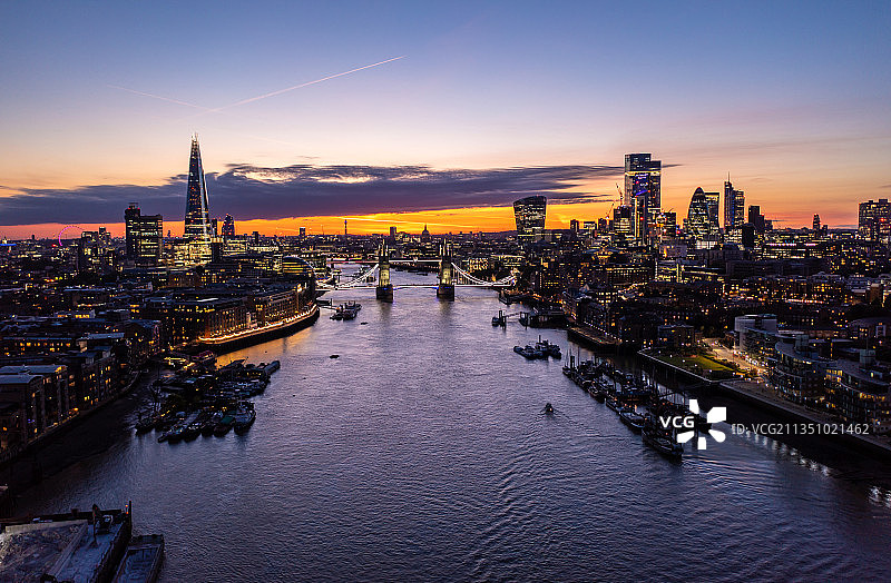 伦敦城市日落鸟瞰图图片素材